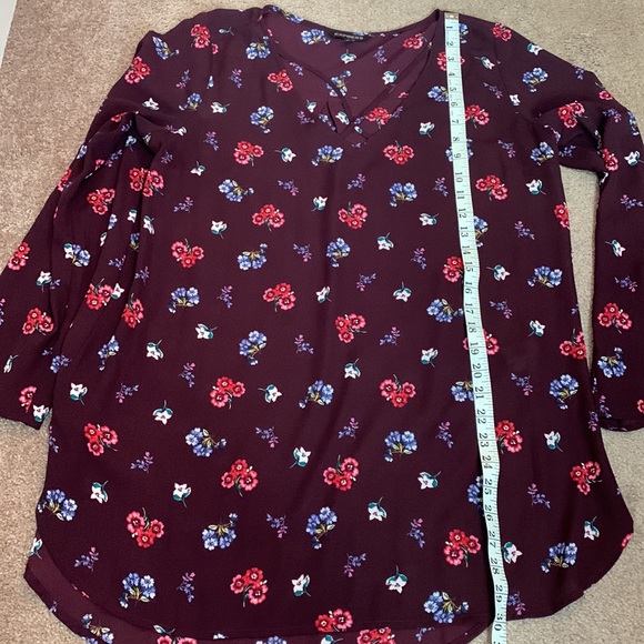 EUC Maroon Floral Sheer V-Neck Top - Picture 5 of 7